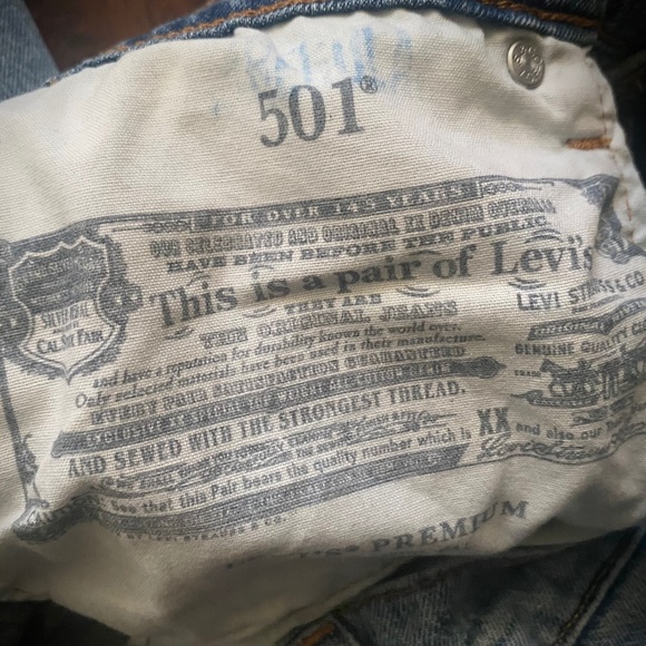 Women’s Levi’s 501 Light Blue Ripped Jeans - Picture 3 of 4